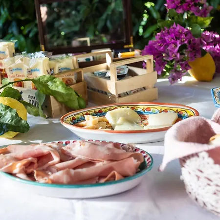 Nocleg ze śniadaniem Casa Rosaria Amalfi Coast *
